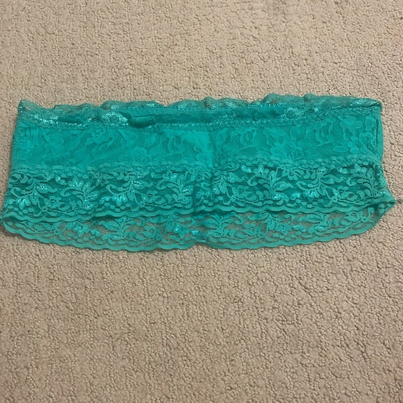 Floral Lace Bandeau - Picture 3 of 6